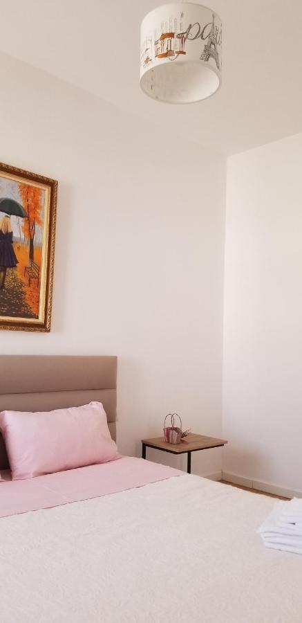 City Center Cute And Comfy Apartment - Ajia Apartments Tirana Exterior photo