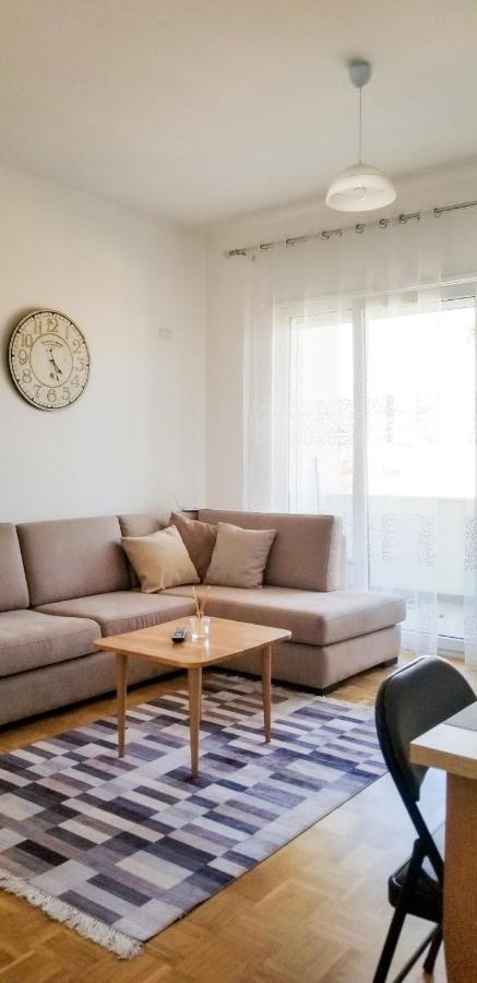 City Center Cute And Comfy Apartment - Ajia Apartments Tirana Exterior photo
