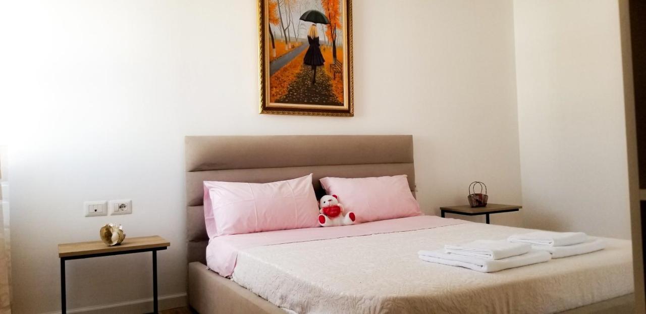 City Center Cute And Comfy Apartment - Ajia Apartments Tirana Exterior photo