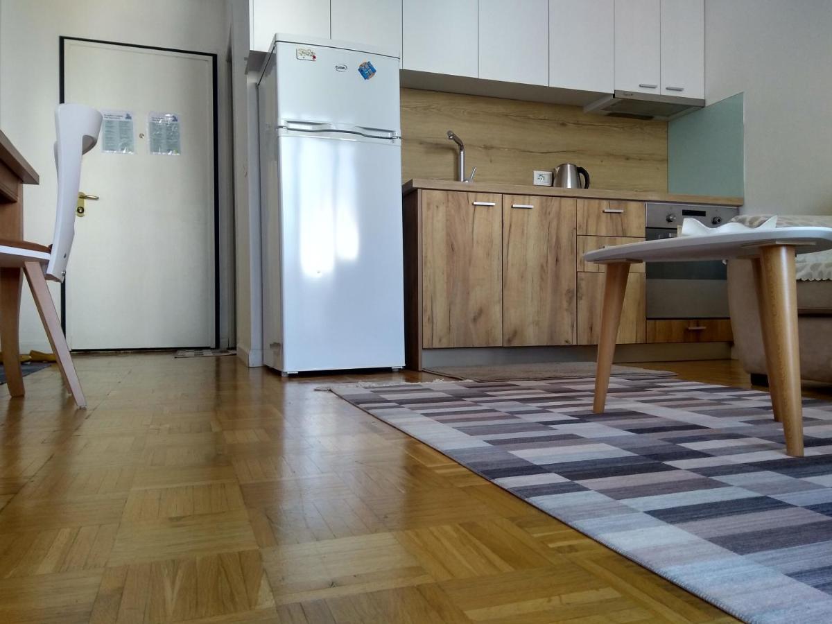City Center Cute And Comfy Apartment - Ajia Apartments Tirana Exterior photo