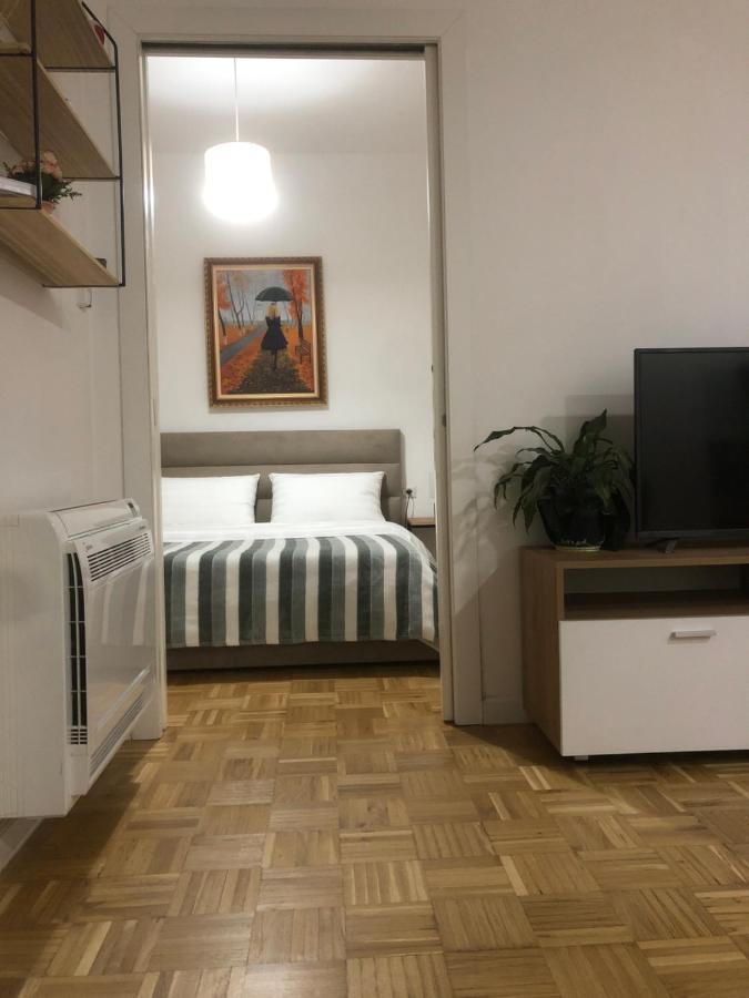 City Center Cute And Comfy Apartment - Ajia Apartments Tirana Exterior photo